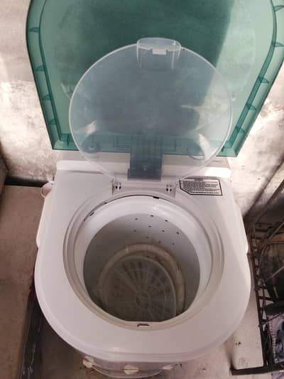 Universal ki large machine and hair ka spinner. Both 35thousand