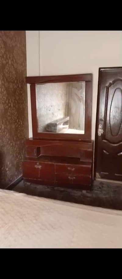 Bed with mattress and dressing table 0331 2681782