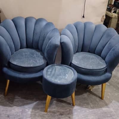 2sofas 1table