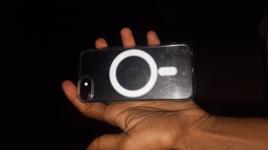 Apple iPhone 7 0