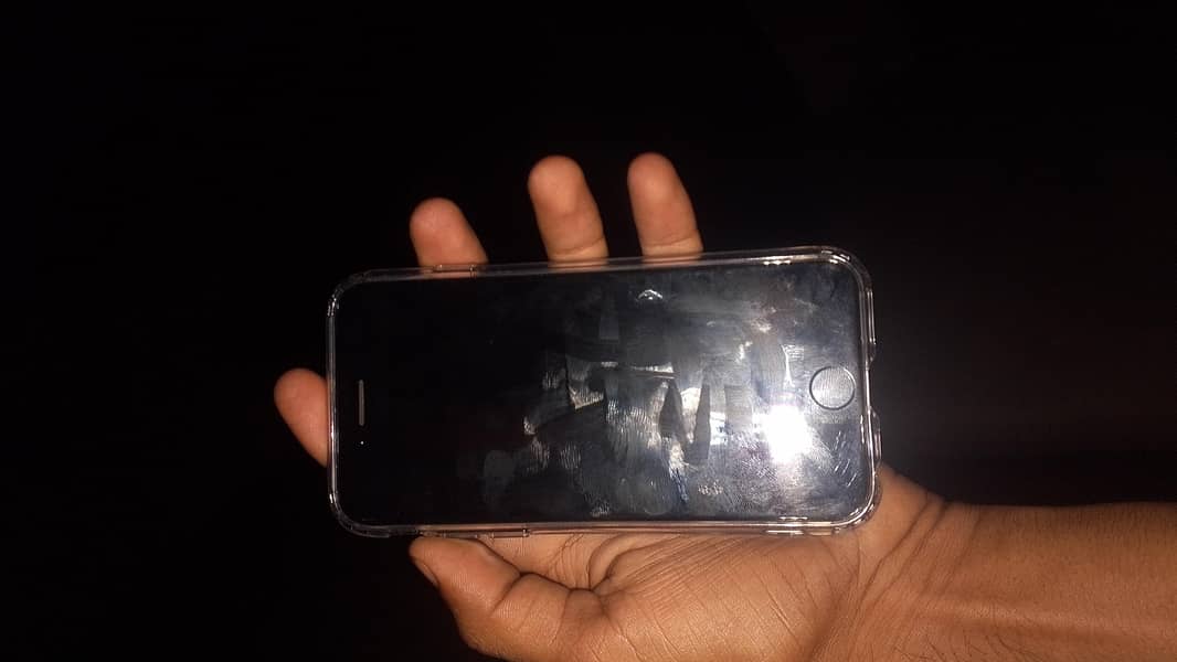 Apple iPhone 7 1