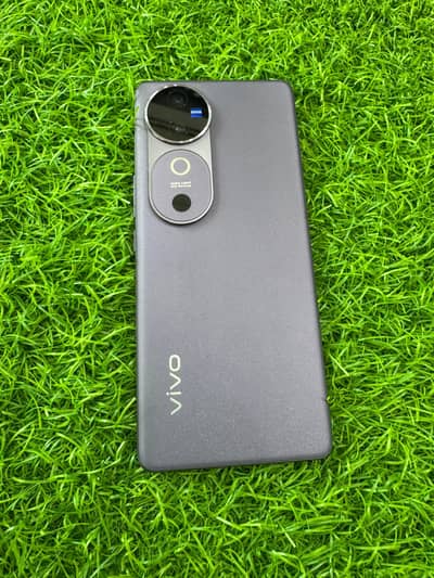 Vivo V40
