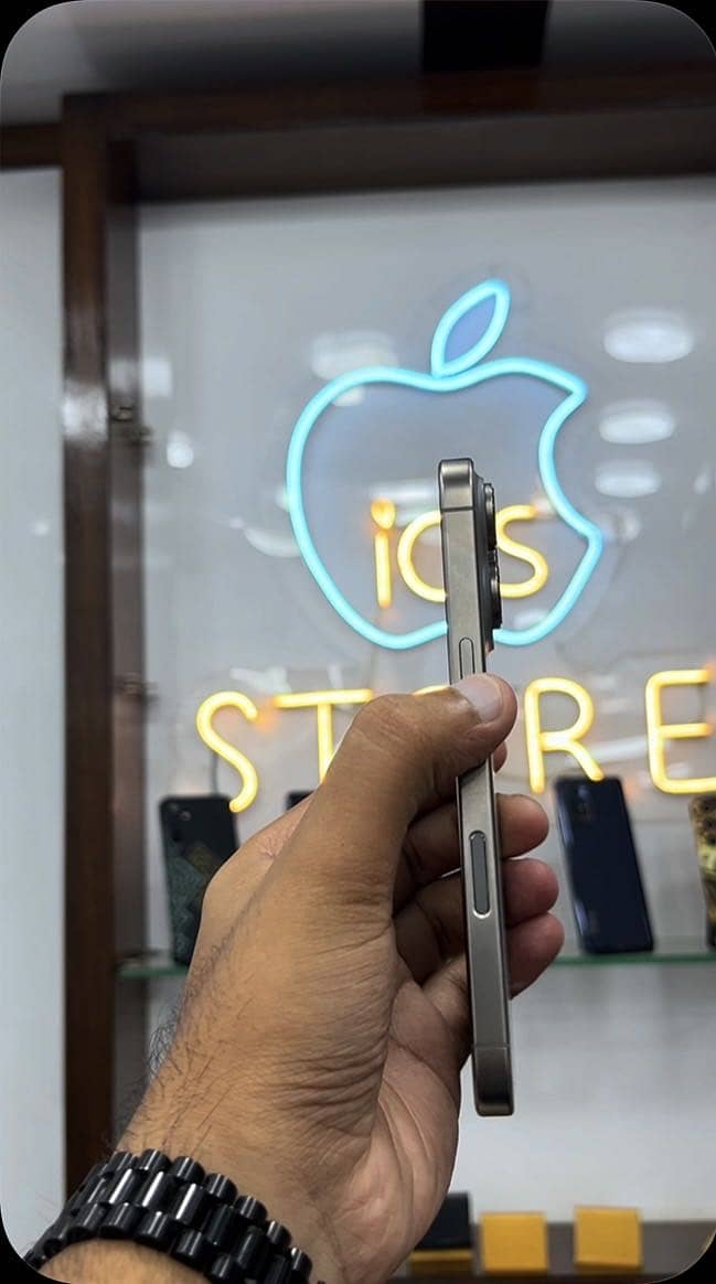 Apple iPhone 16 Pro 2
