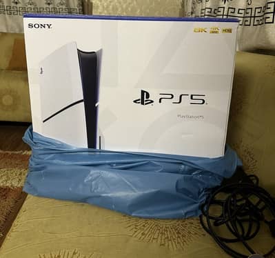 PS 5 Slim Disc Edition with extra controller
