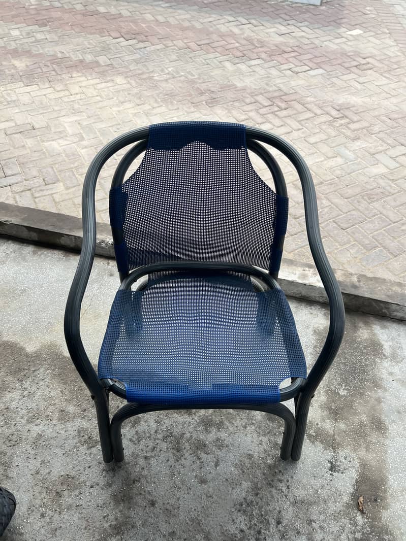 chairs plastic 1