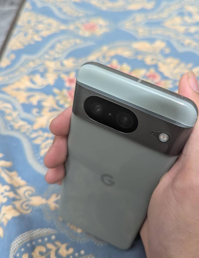 Google Pixel 8 6