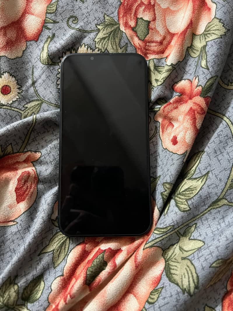 Apple iPhone 13 4