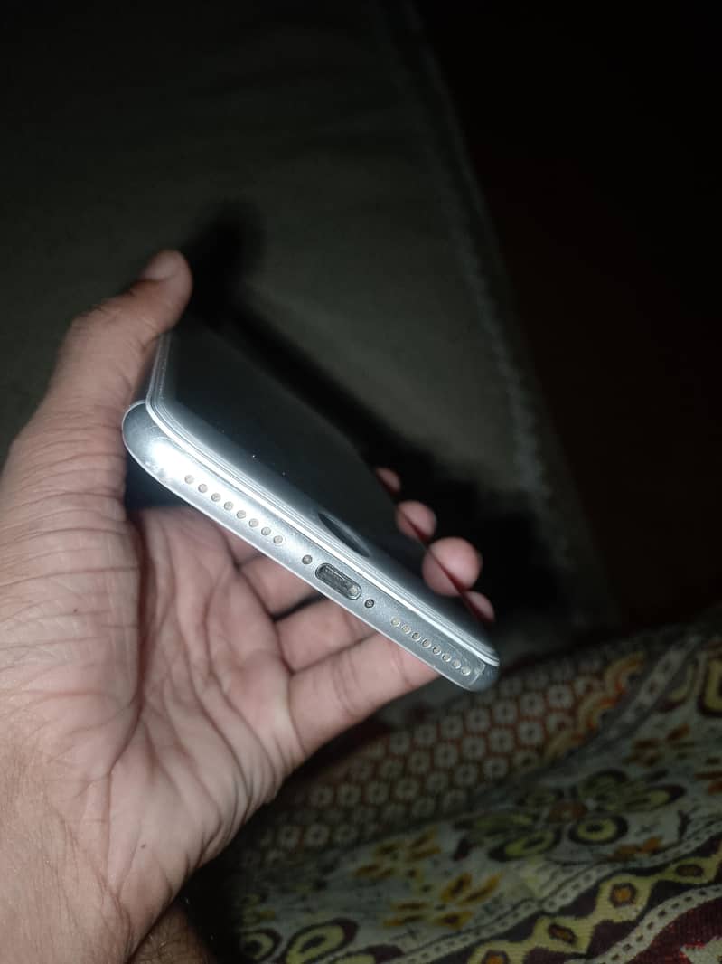 Apple iPhone 7 Plus 2