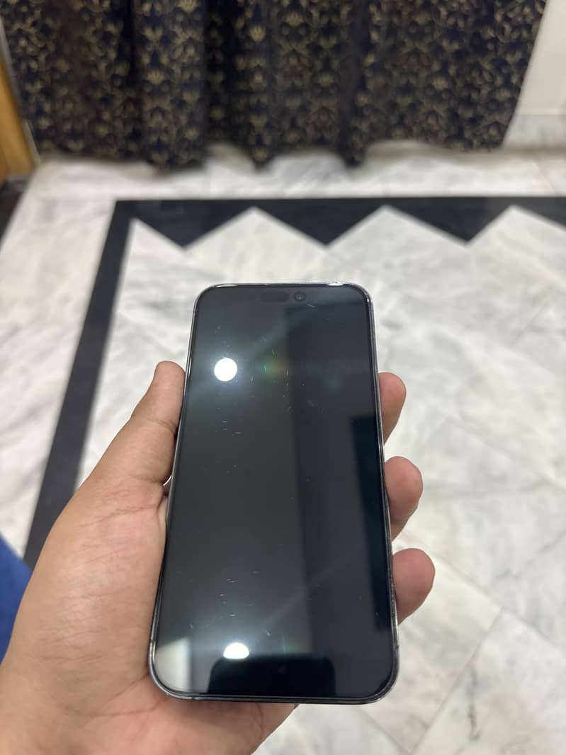 Apple iPhone 14 Pro Max 1