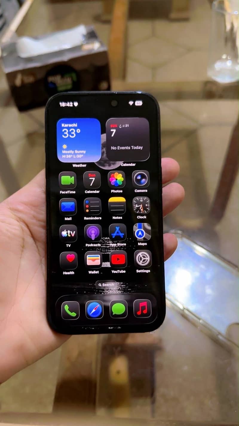Apple iPhone 16 2