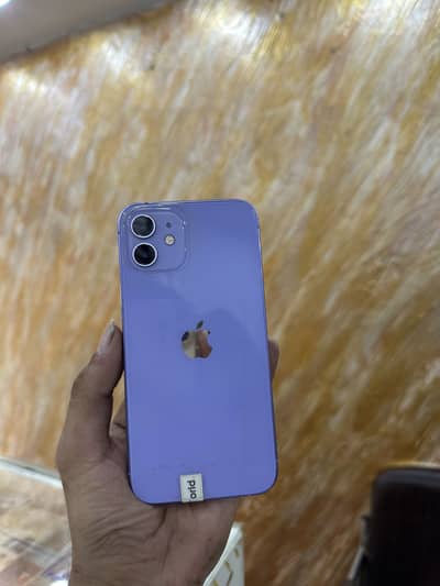Apple iPhone 12