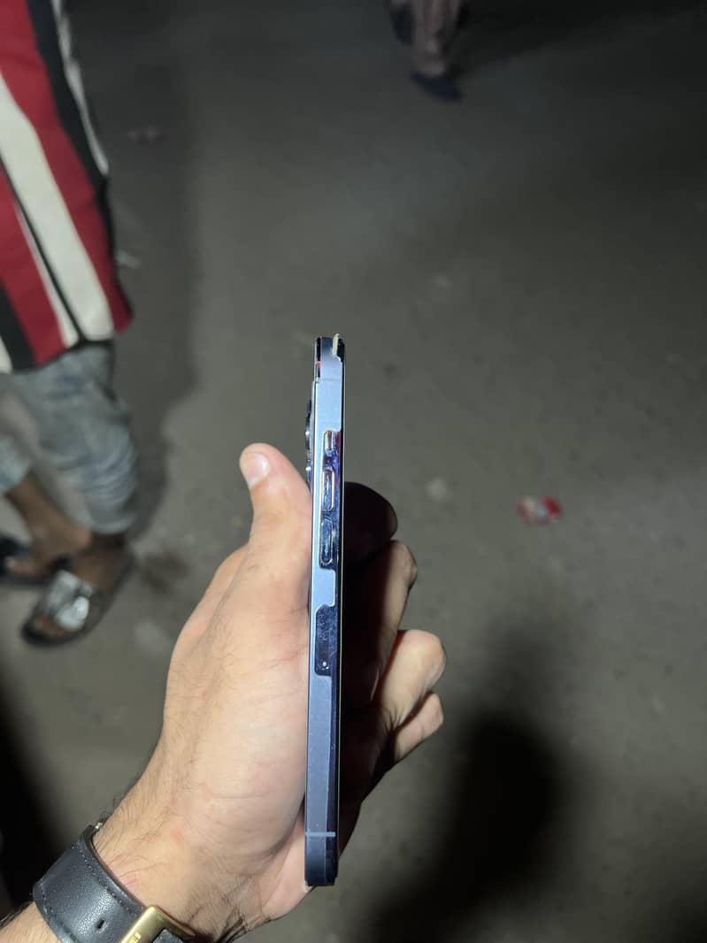 Apple iPhone 13 Pro 2