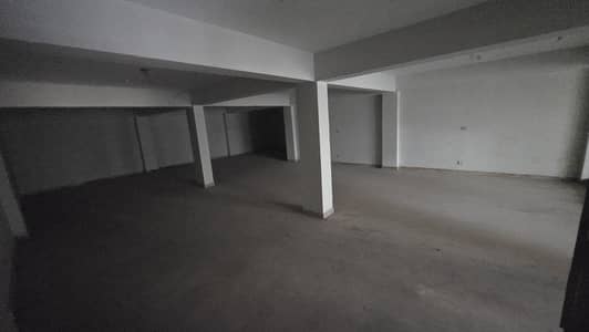 Raja Bazaar Complete  3  Floor  Available for Rent