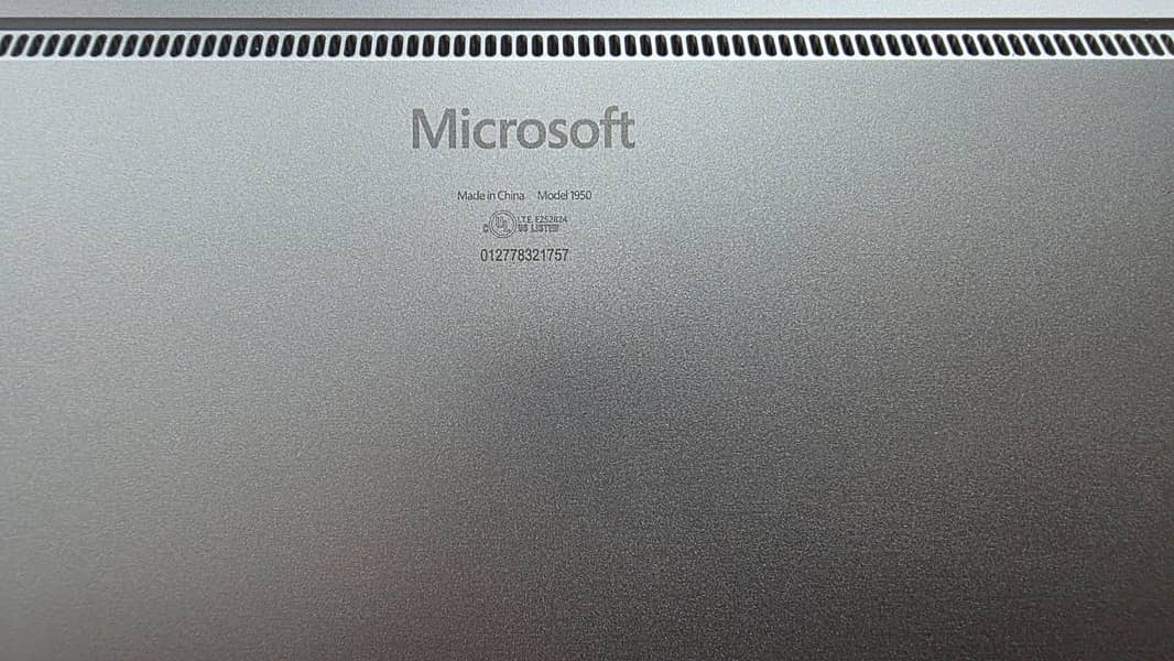 Microsoft Surface 4 / 1950 model 11