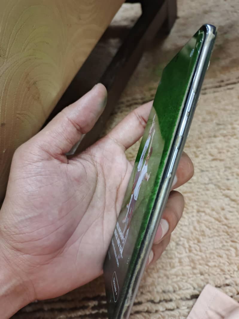 Tecno CAMON 40 Pro 1