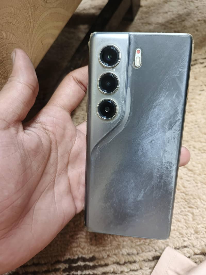 Tecno CAMON 40 Pro 3