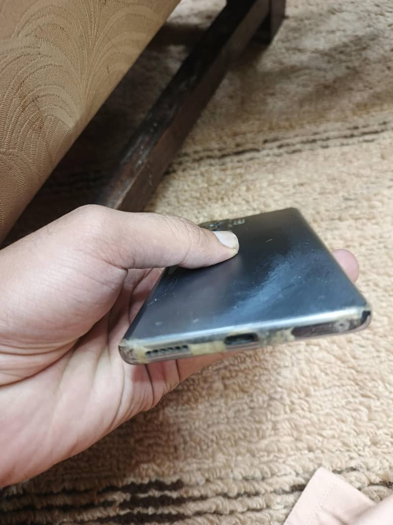 Tecno CAMON 40 Pro 4