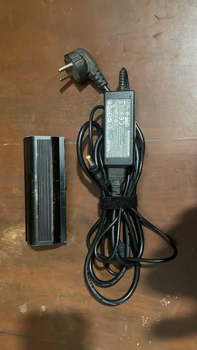 AC Adapter with Li-ion Battery Pack