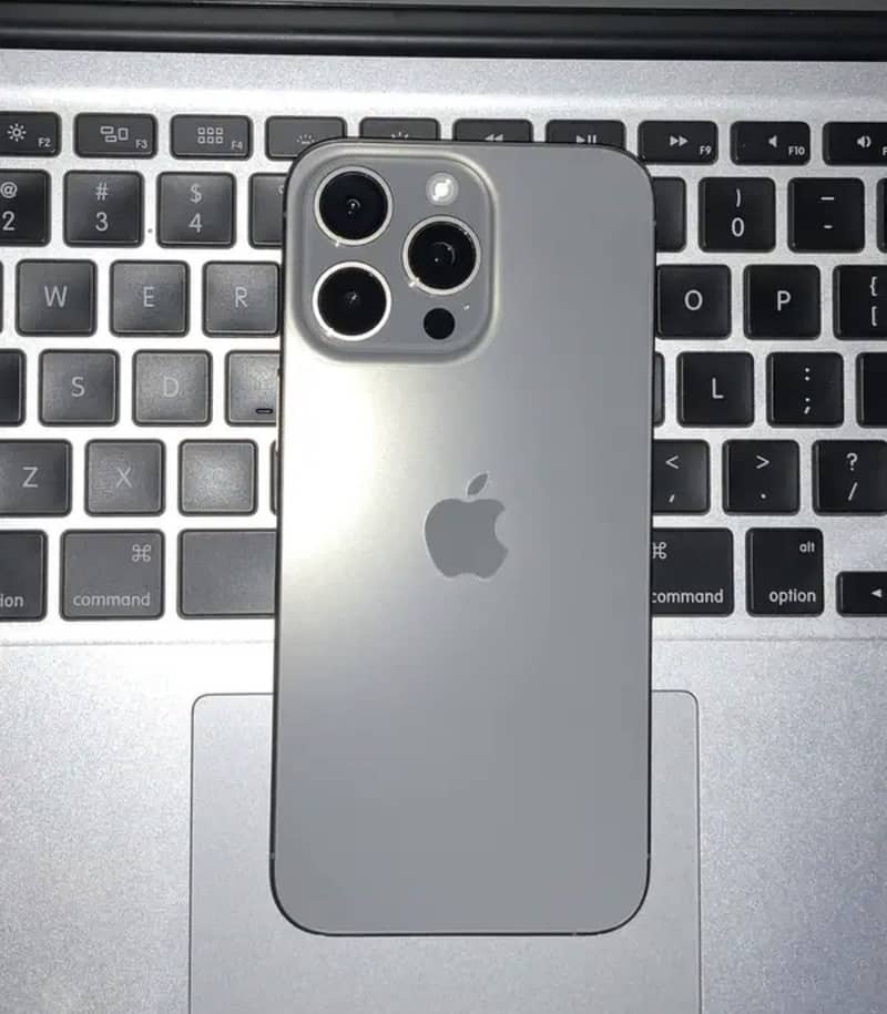 iPhone 15 pro max 1