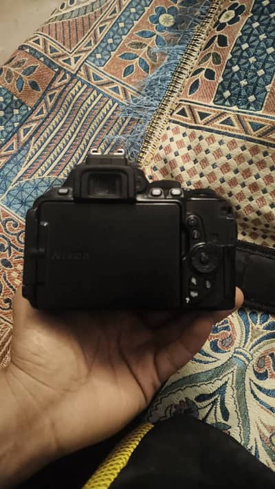 Nikon D5300 DSLR Camera with 18-55mm Lens & 64 gb memory card