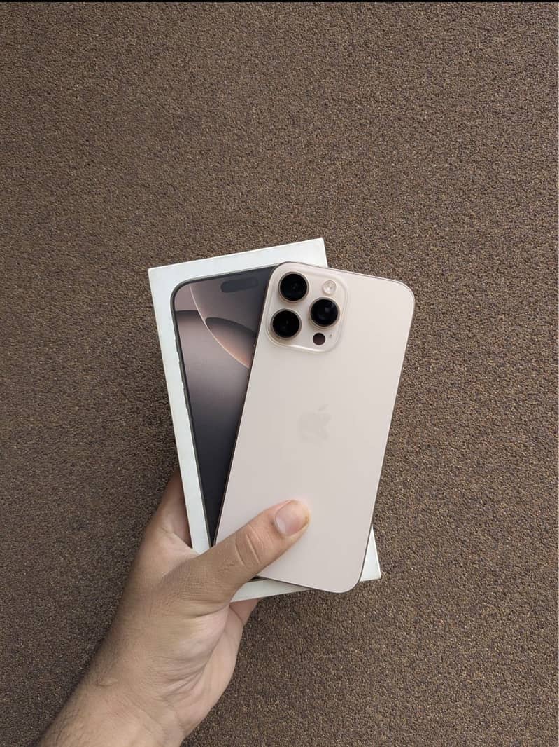 Apple iPhone 16 Pro Max 2