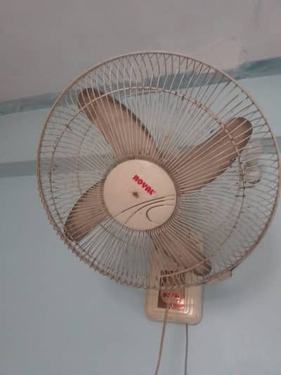 Royal Bracket fan