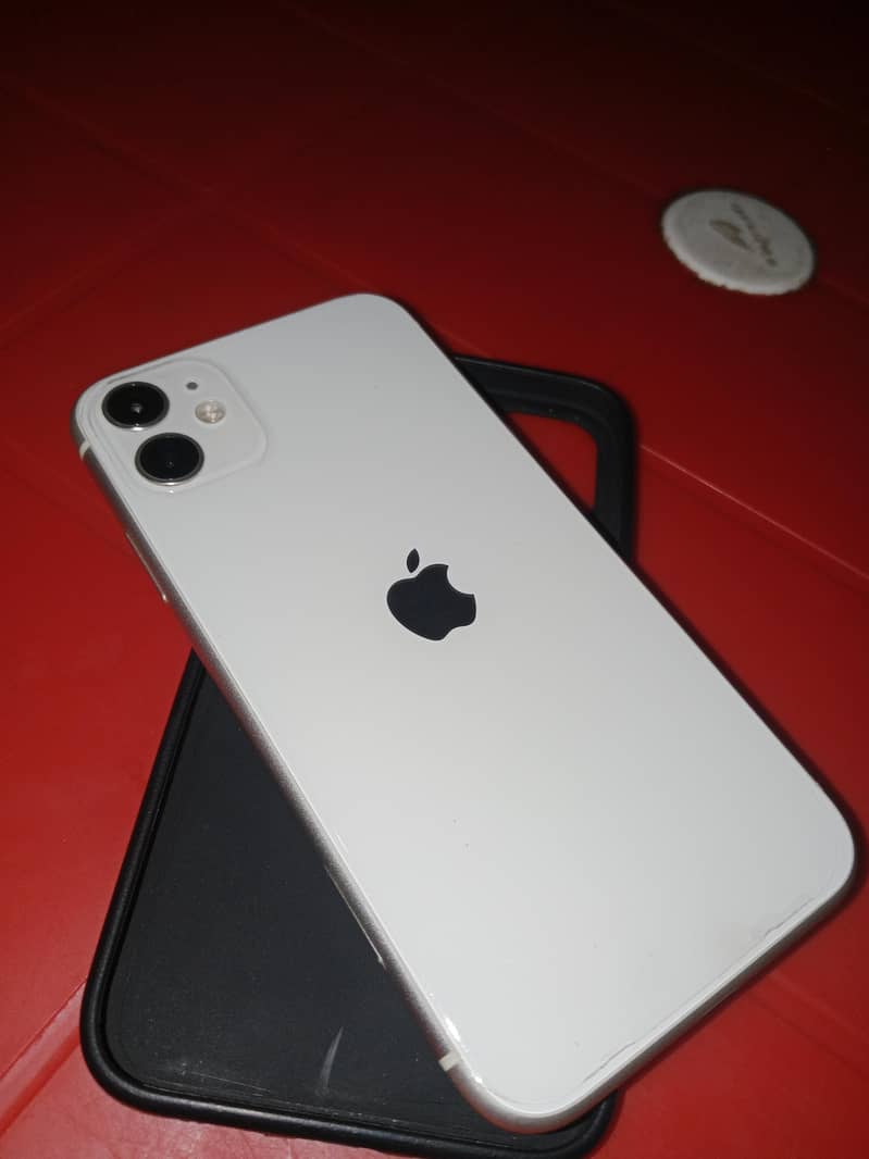 Apple iPhone 11 4