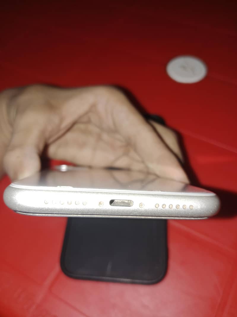 Apple iPhone 11 5