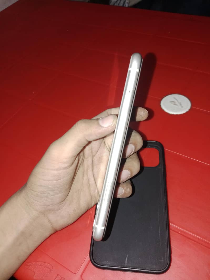 Apple iPhone 11 6