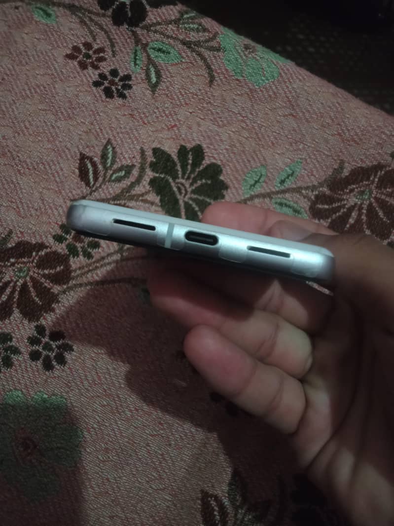 Google Pixel 7 5