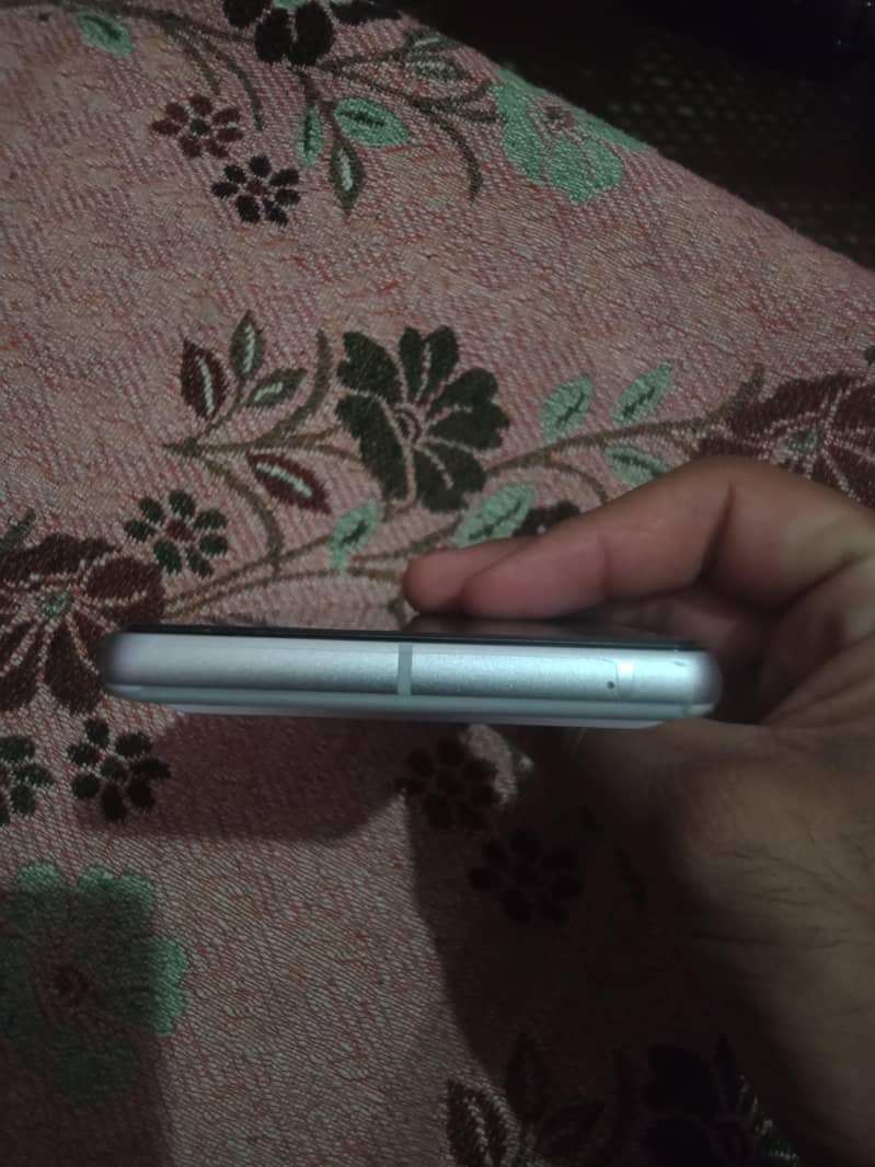 Google Pixel 7 6