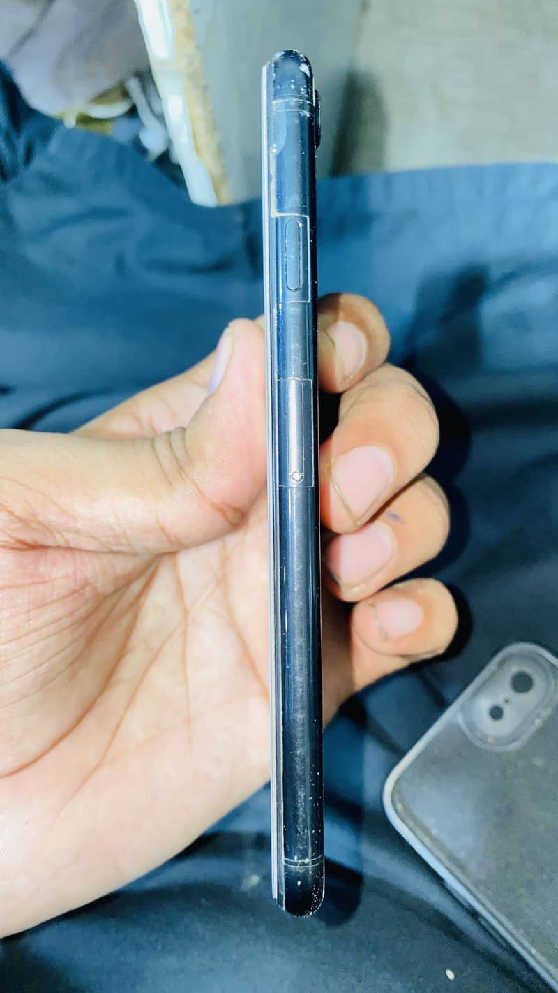 Apple iPhone 7 3