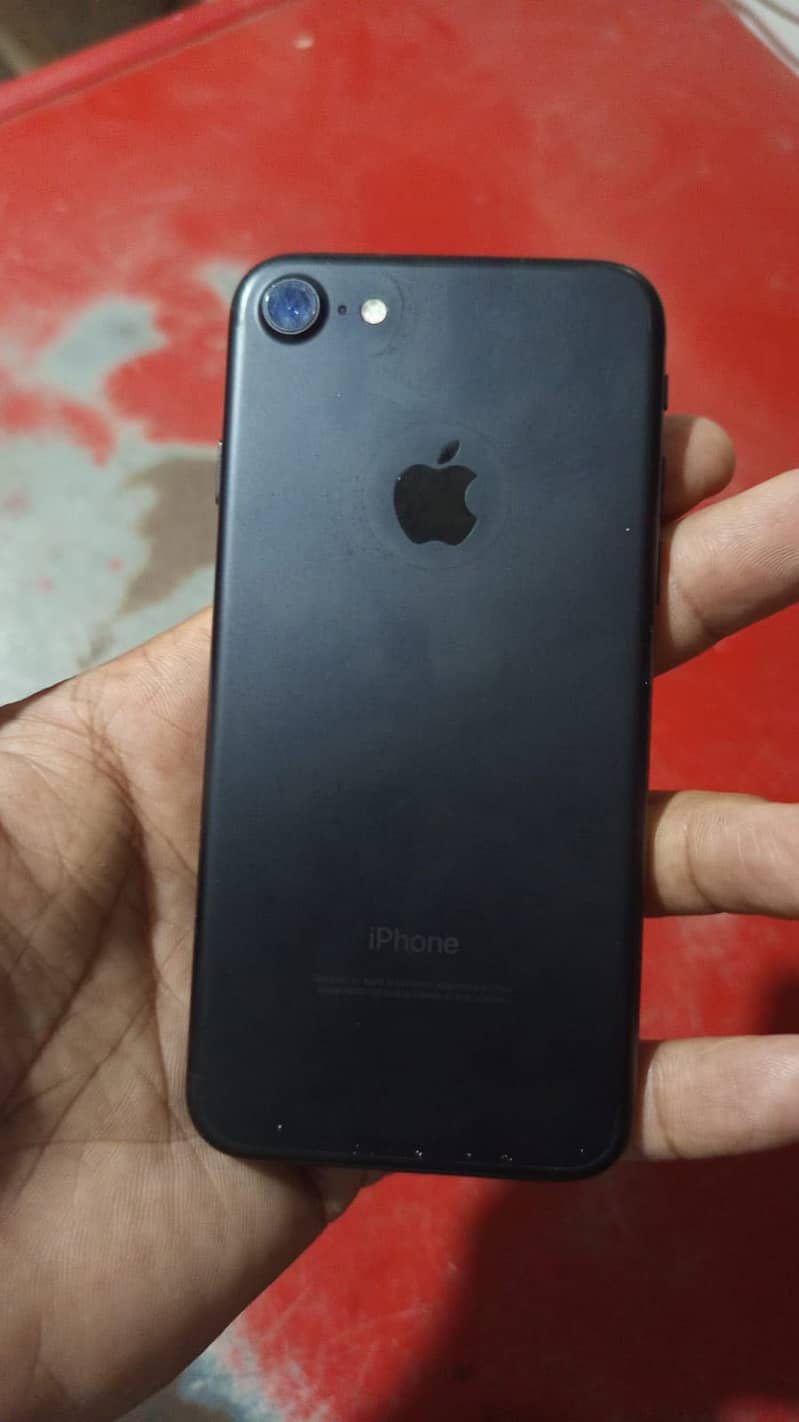 Apple iPhone 7 0