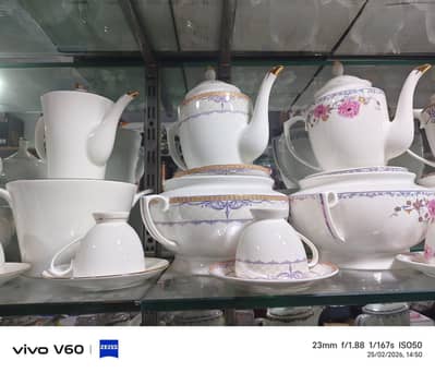 61 pc. 8 person serving bone dinner set