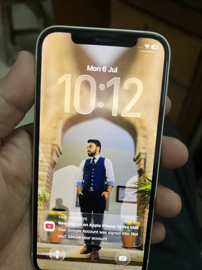 Apple iPhone 12