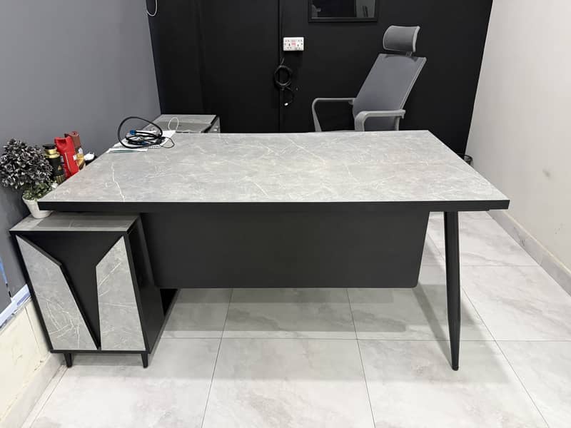 Executive table 0
