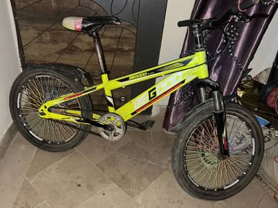 YELLOW CYCLE
