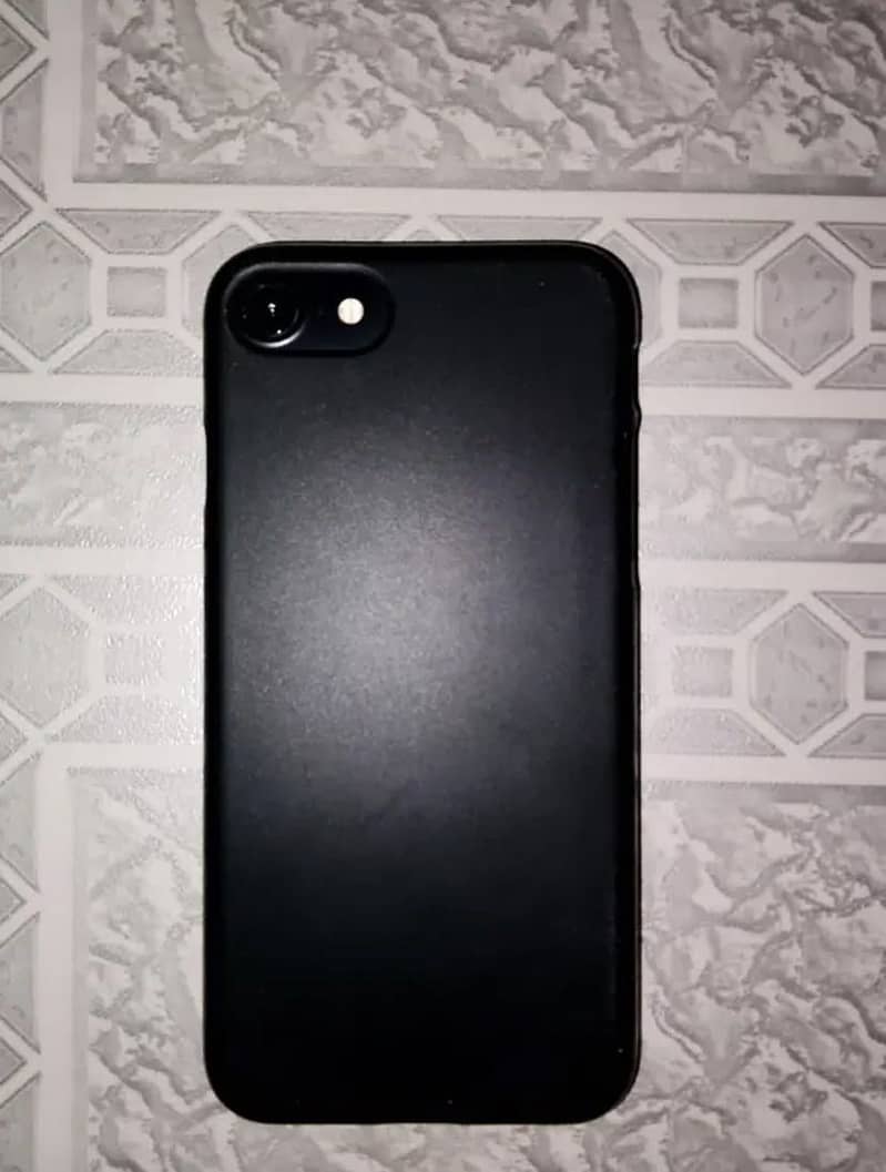 Apple iPhone 7 2
