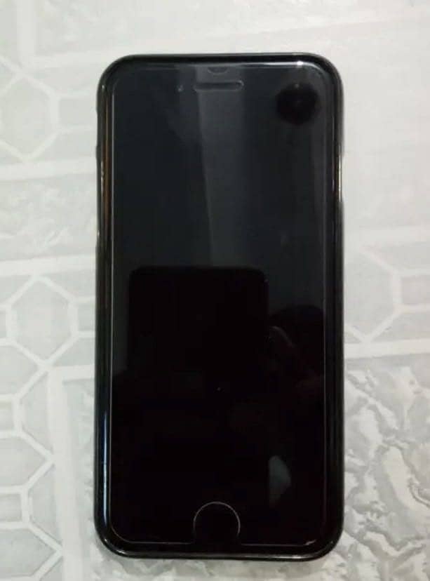Apple iPhone 7 3