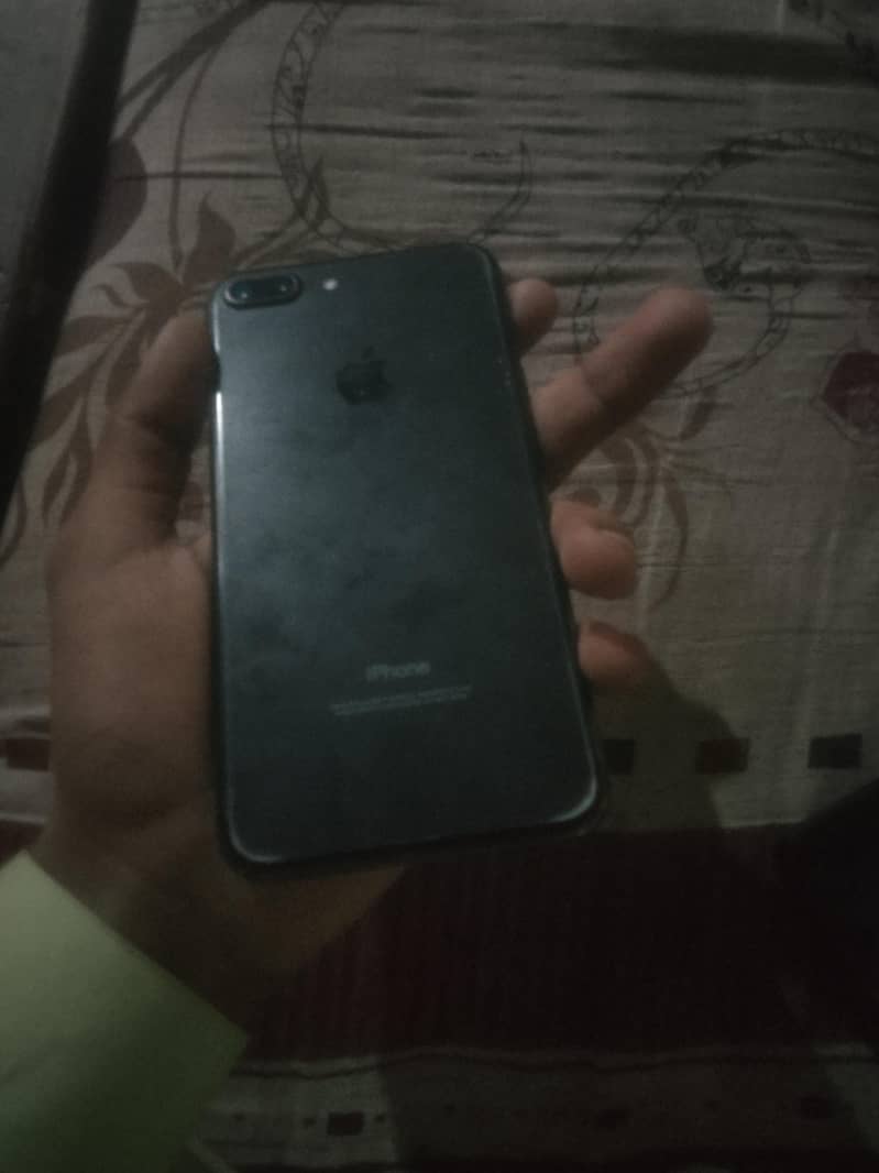 Apple iPhone 7 Plus 1
