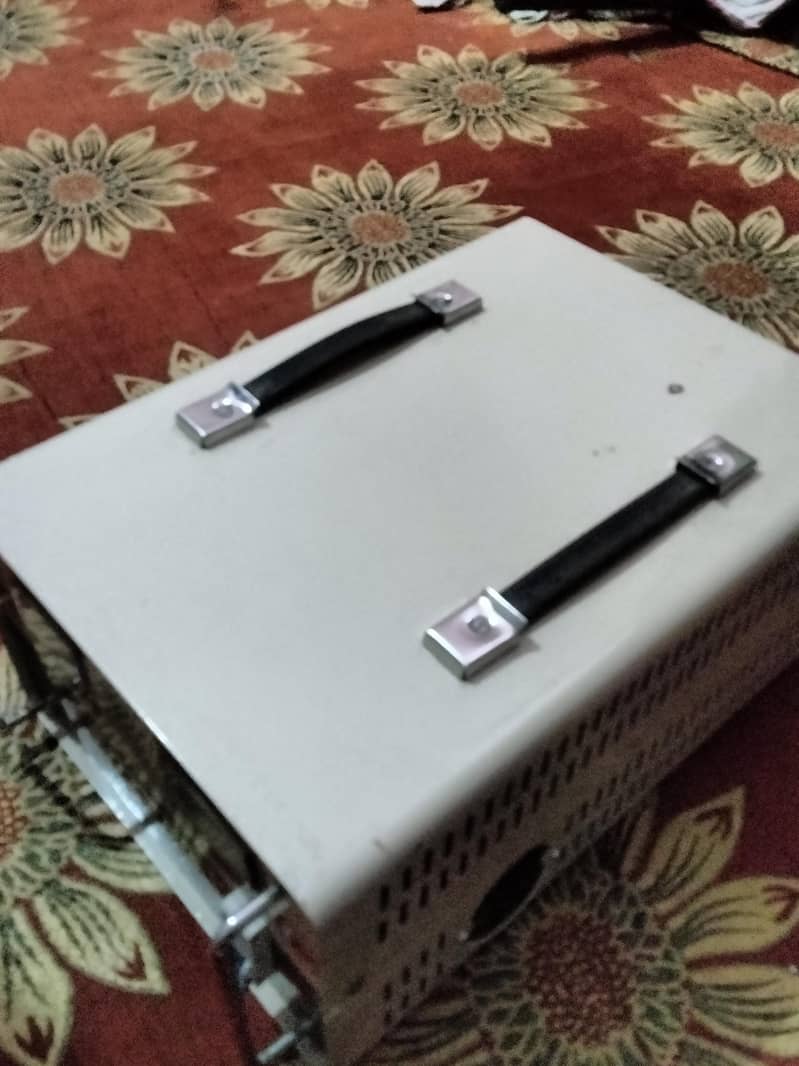 Universal stabilizer 3000w 4