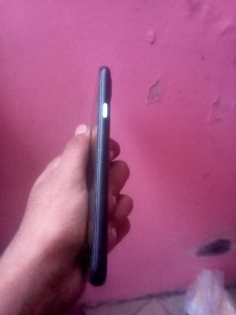 Google Pixel 4a 5