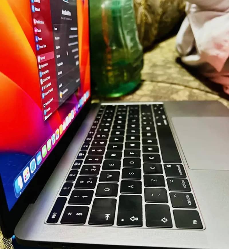 Macbook Pro Core-i5 1