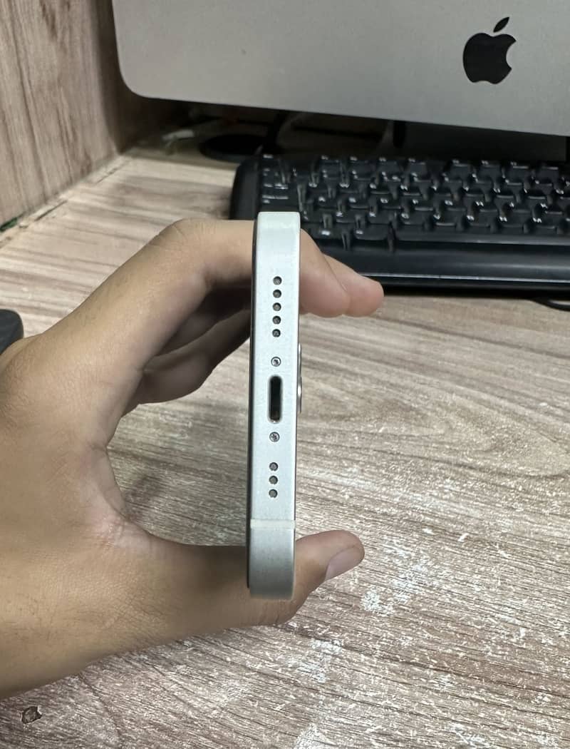 Apple iPhone 14 3