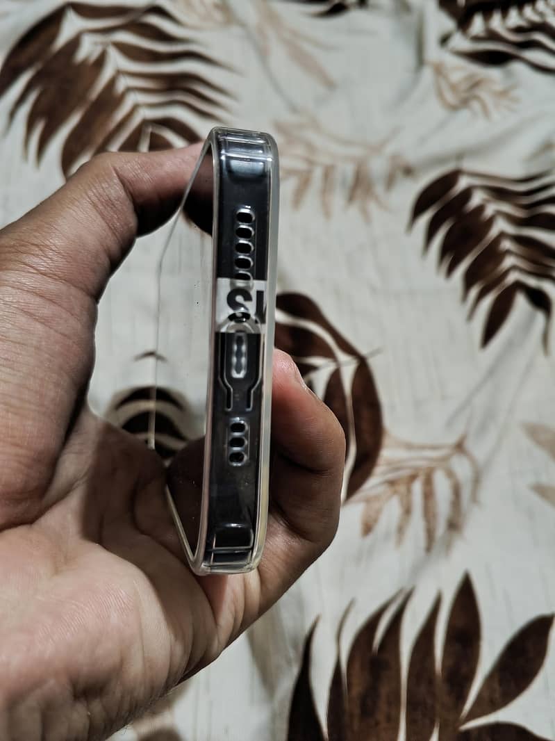 Apple iPhone 14 3
