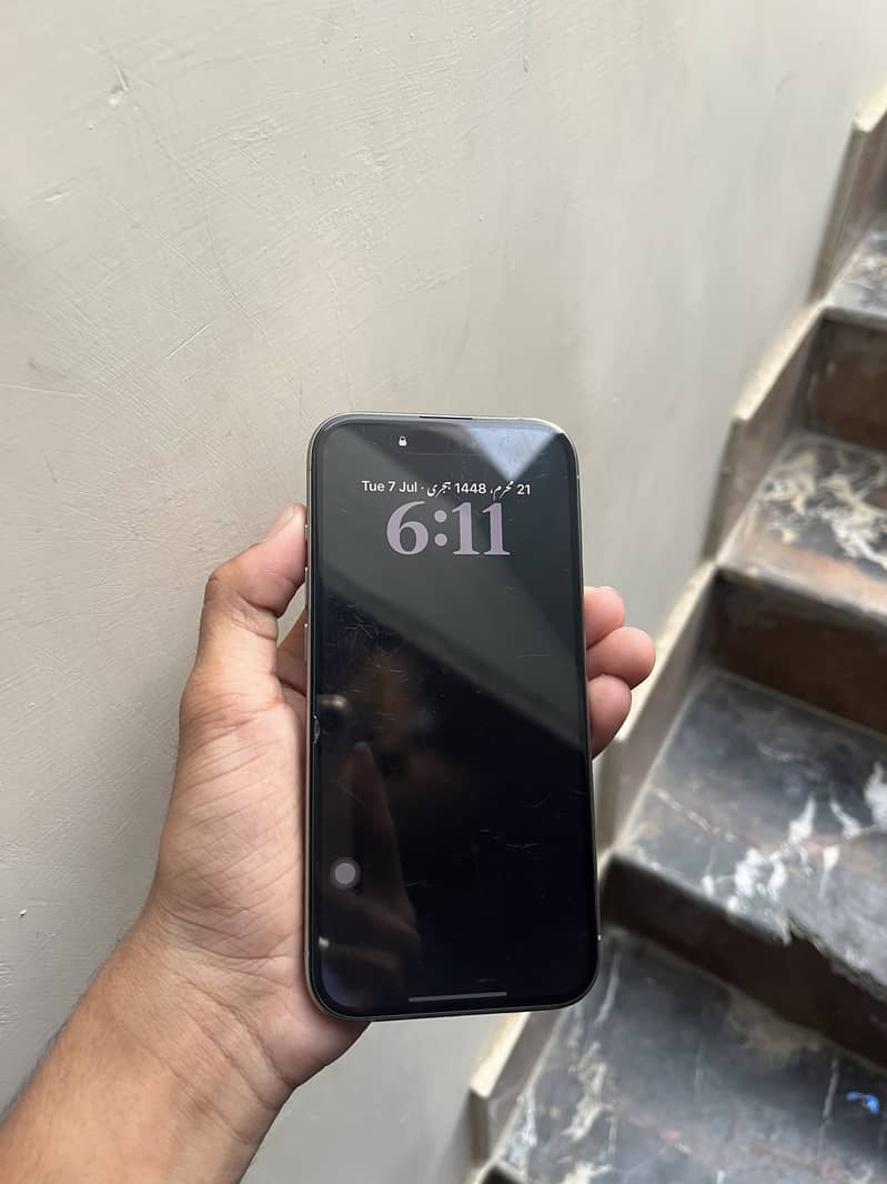 Apple iPhone 15 Pro 1