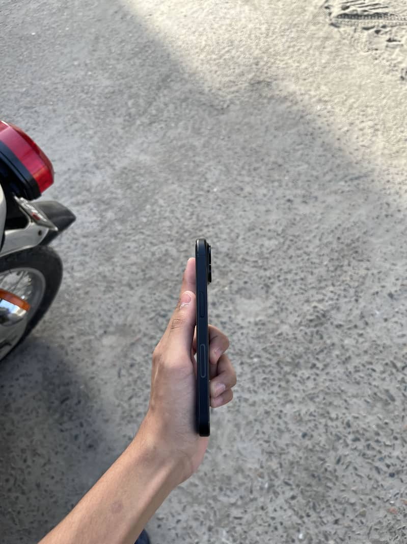 Apple iPhone 15 2