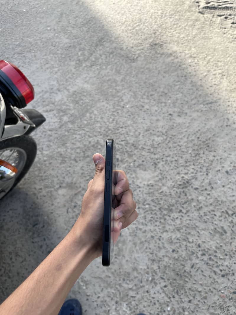 Apple iPhone 15 3