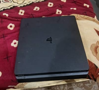 PS4 Slim 500GB + PXN V900 Steering Wheel + 4 Games