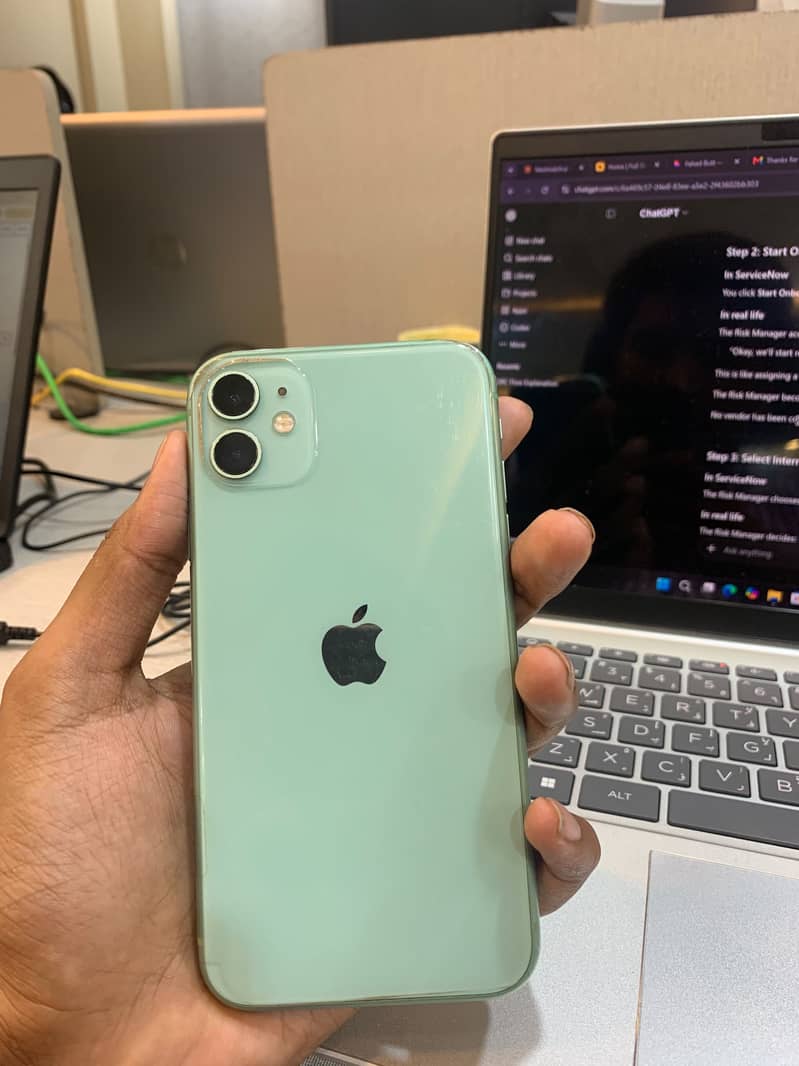 Apple iPhone 11 0